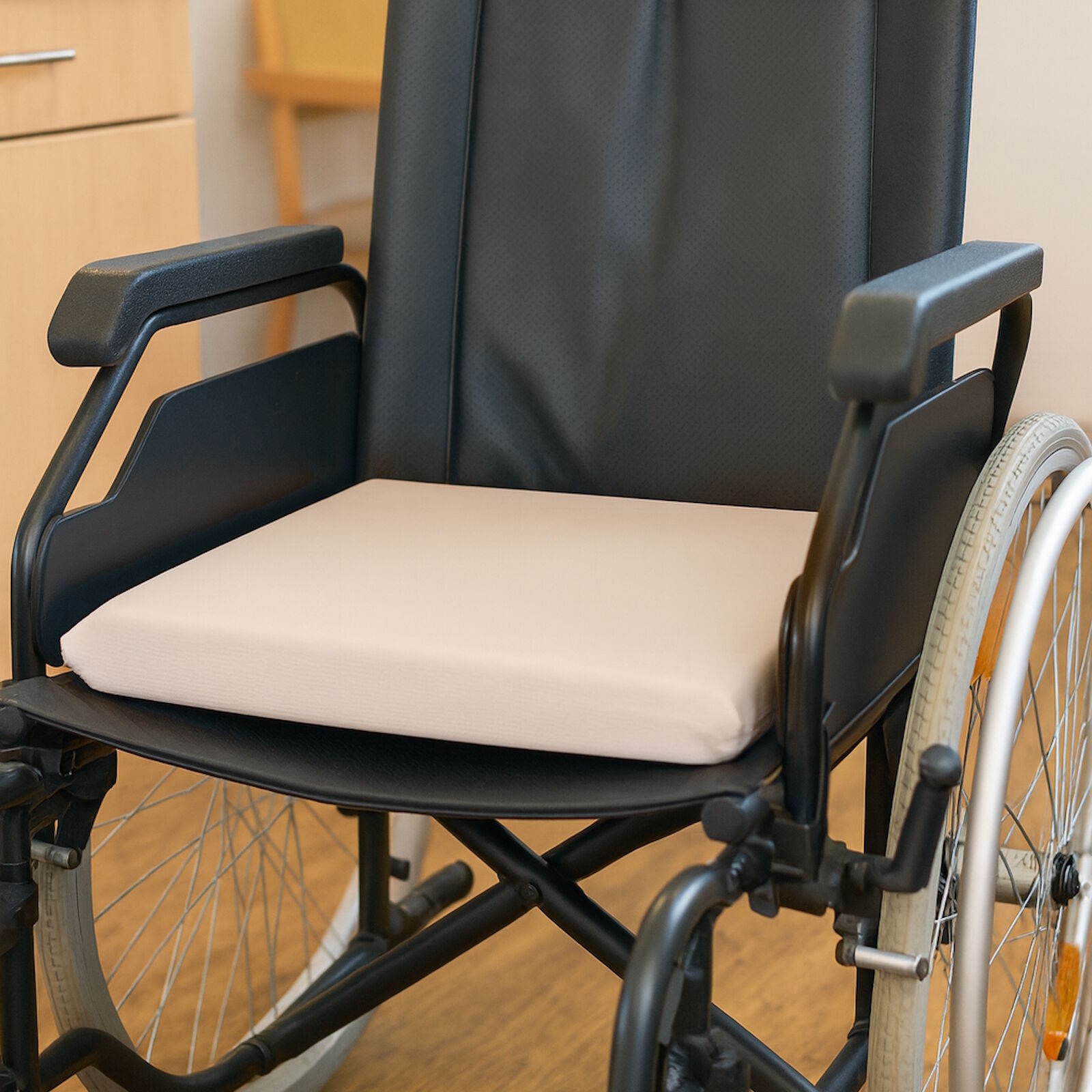 Rollstuhl Sitzkissen Creme Wasserdicht 40x40x4 cm