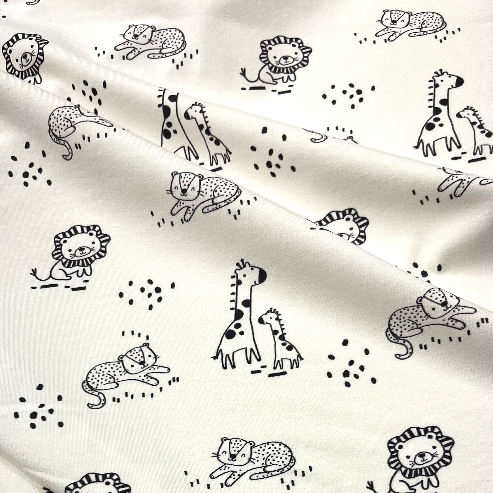 Safari Tiere Jersey Schwarz Weiß Meterware 150 cm