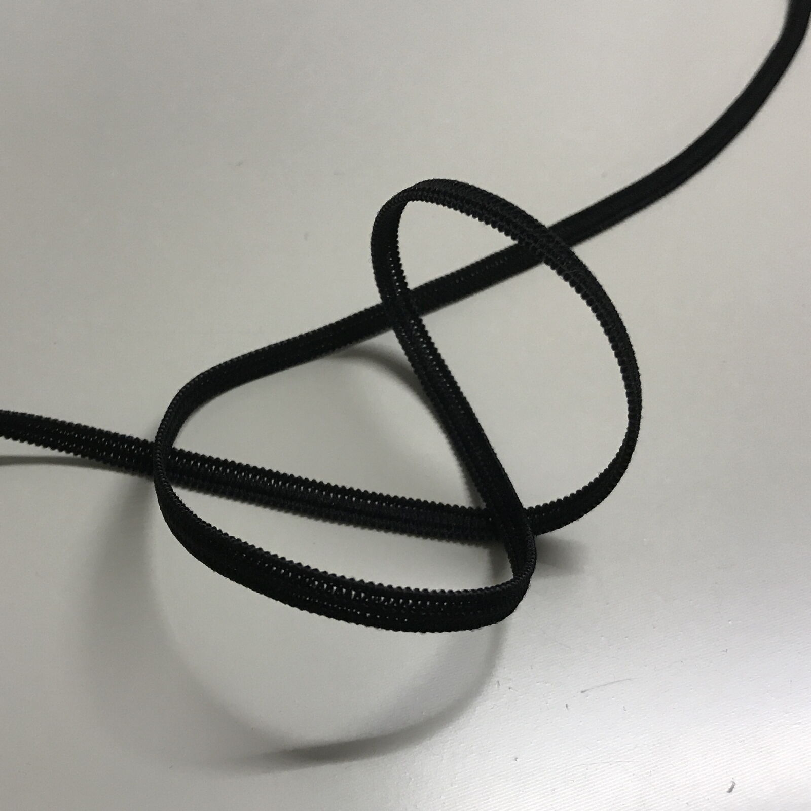 Gummiband Schwarz