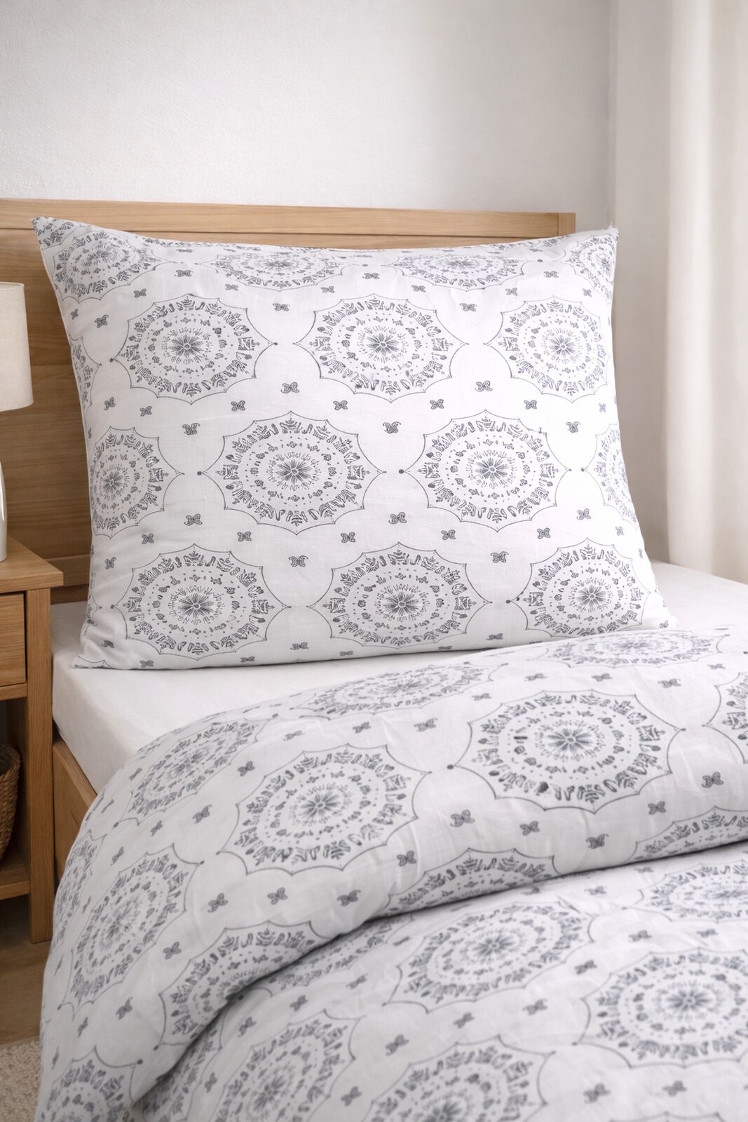Bettwäsche 135x200 Mandala Muster schwarz weiß Baumwolle