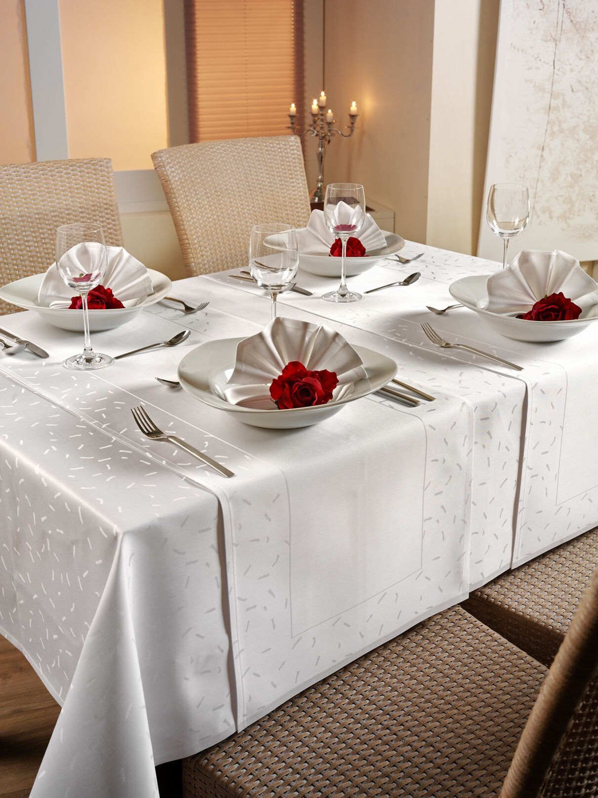 Gözze Tischdecke CAPRICE allover 00-weiß 130x130 cm