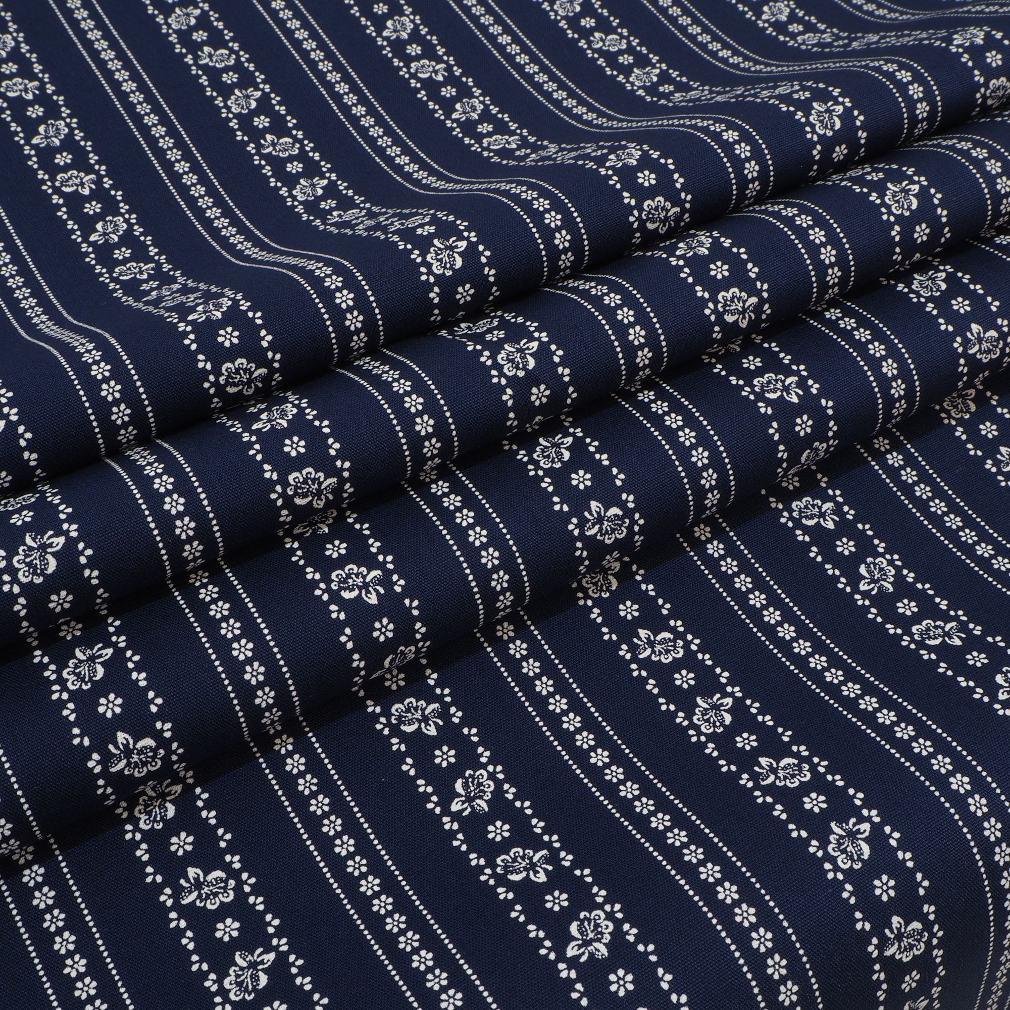 Dirndlstoff Blumenreihen Aloisia Navy Blau Tracht