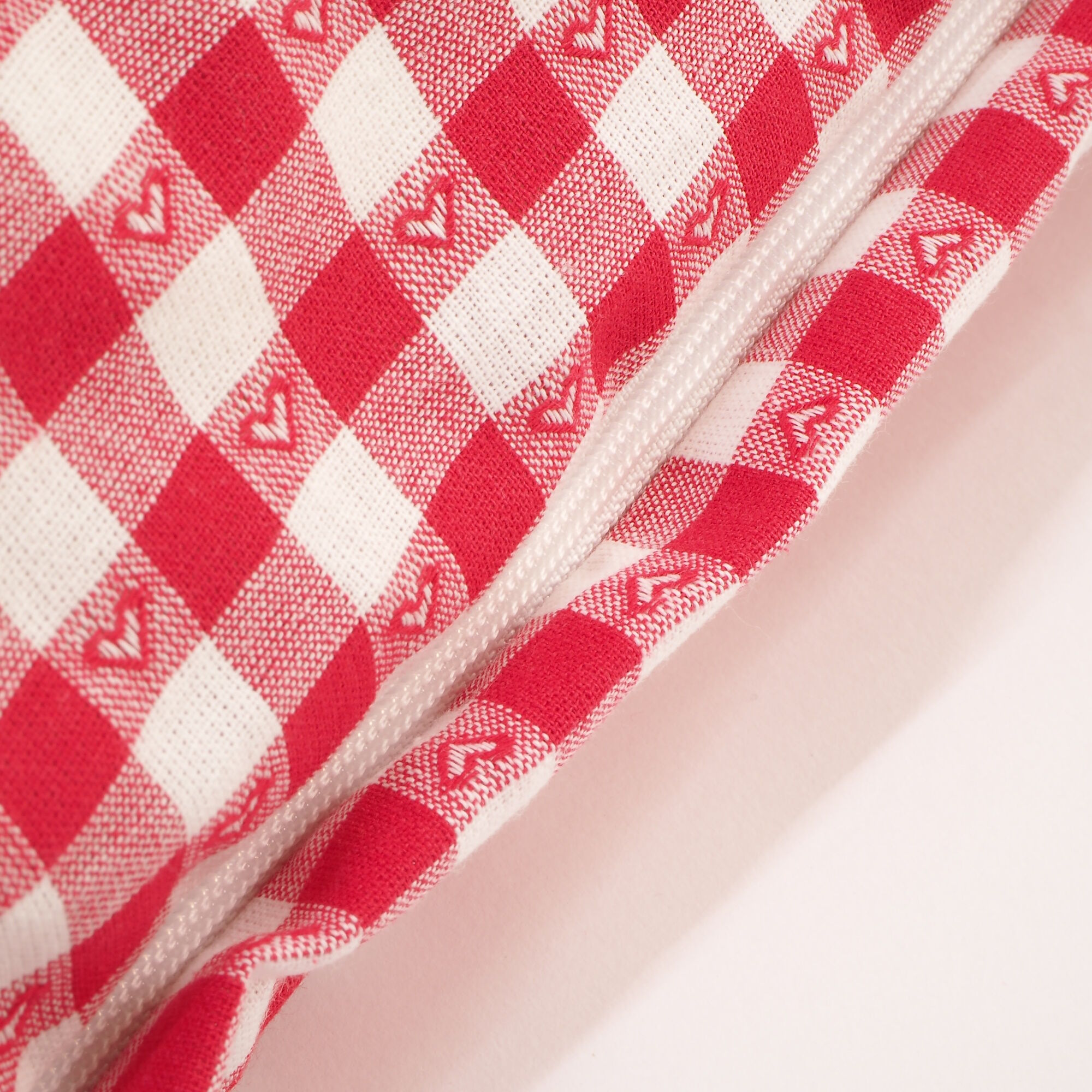 Kissenbezug 40x40 cm Karo 1x1 cm Rot mit Herz