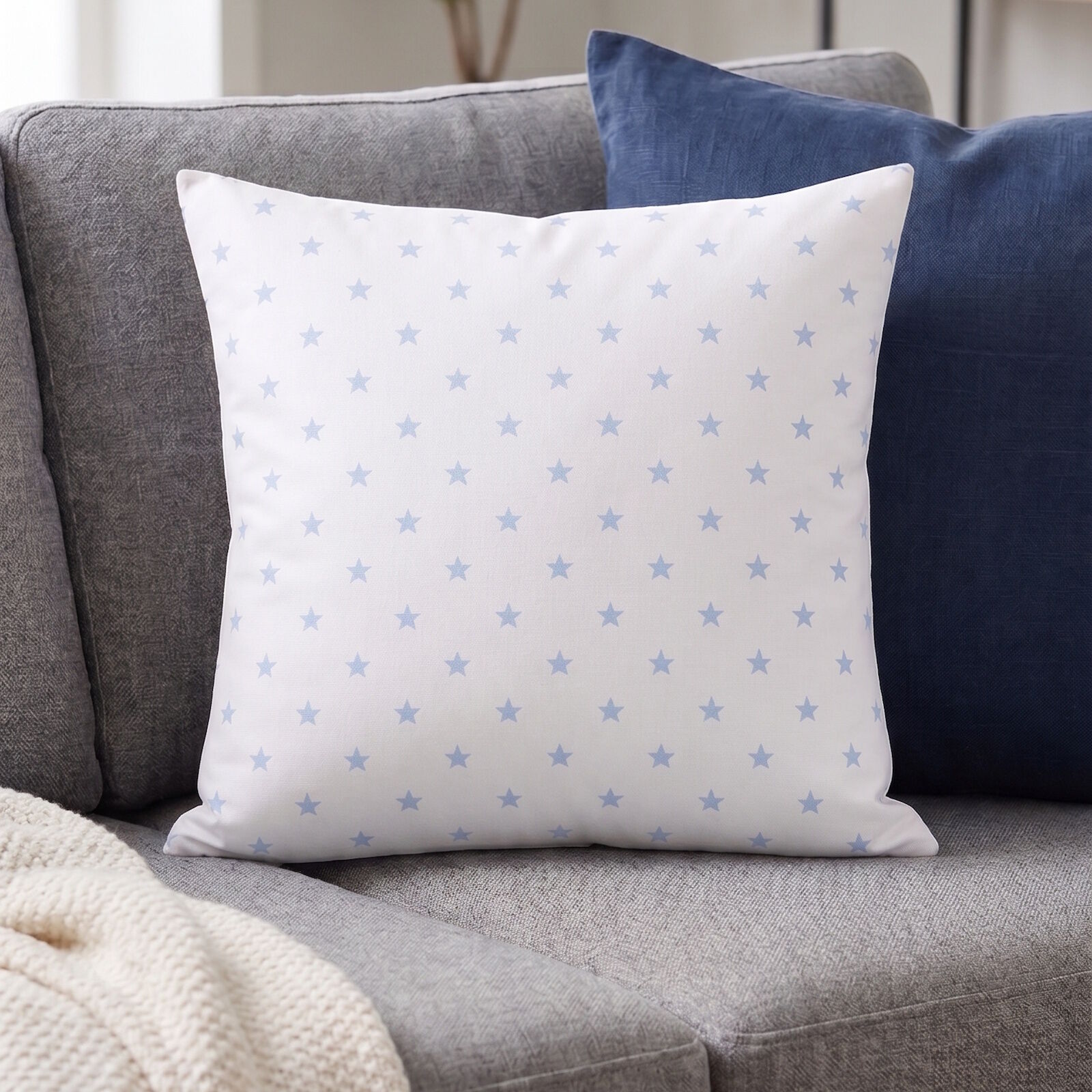 Kissenbezug Sterne 10 mm-Hellblau auf Weiß-50x50 cm